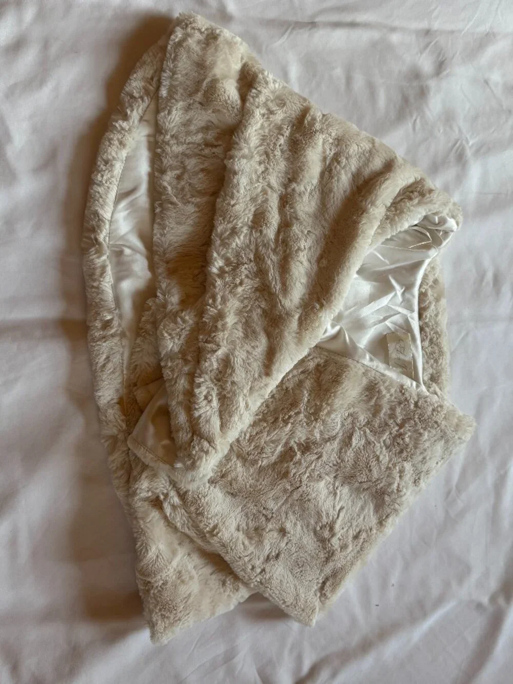 Elan Cream Faux Fur Wrap Shawl Size S